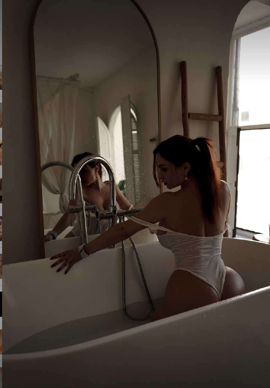 A playful frame from Miranda Faith nude — online in Milwaukee