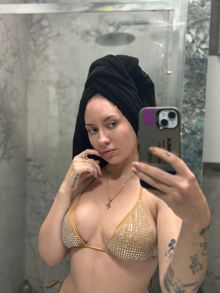 Nude girl KateV in Milwaukee