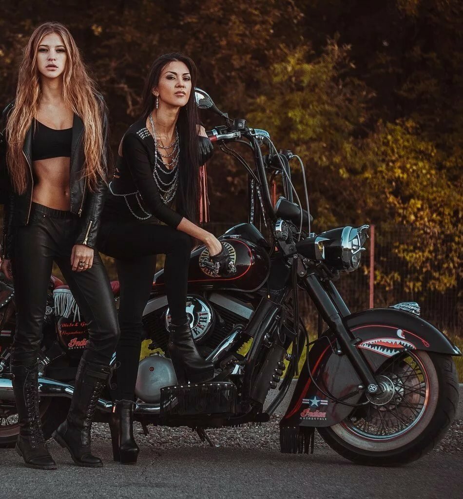 Beautiful girls and bikes in Milwaukee