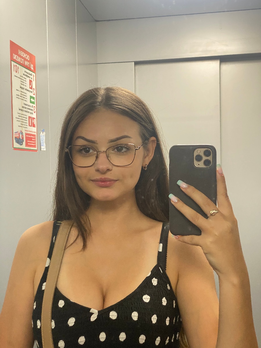 Sexy model Stacy in Milwaukee